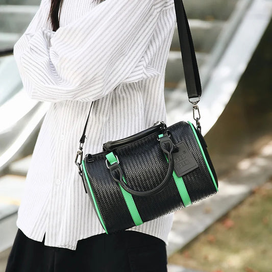 [QCWB202603018]Minimalist PU Leather Crossbody Bucket Bag – Compact Messenger Bag for Men & Women